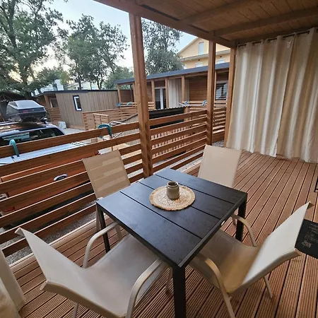 Olea Apartment *
